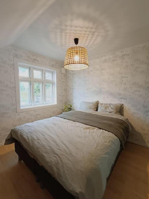 Charming House In Ulsteinvik With Free Parking Exterior foto
