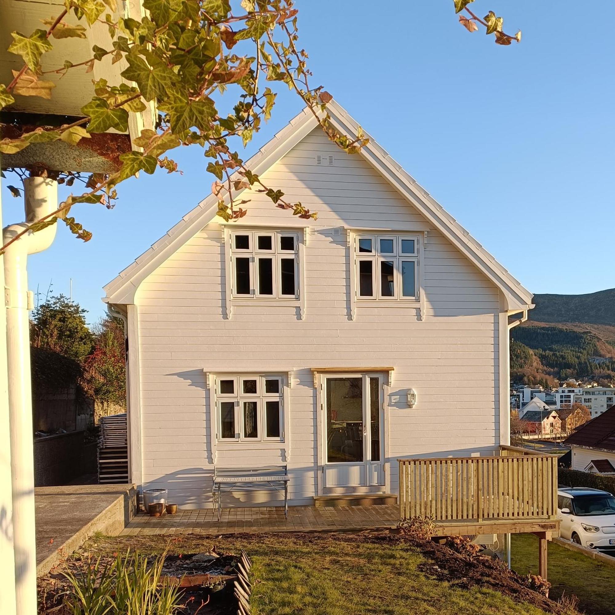 Charming House In Ulsteinvik With Free Parking Exterior foto